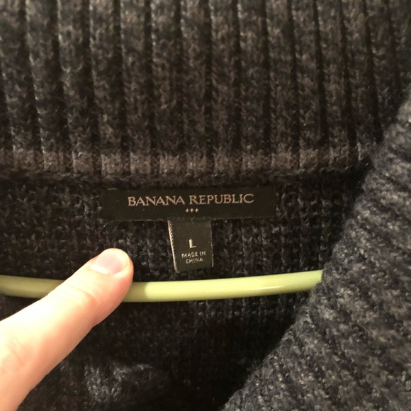 Banana Republic Sweater - Picture 3 of 3